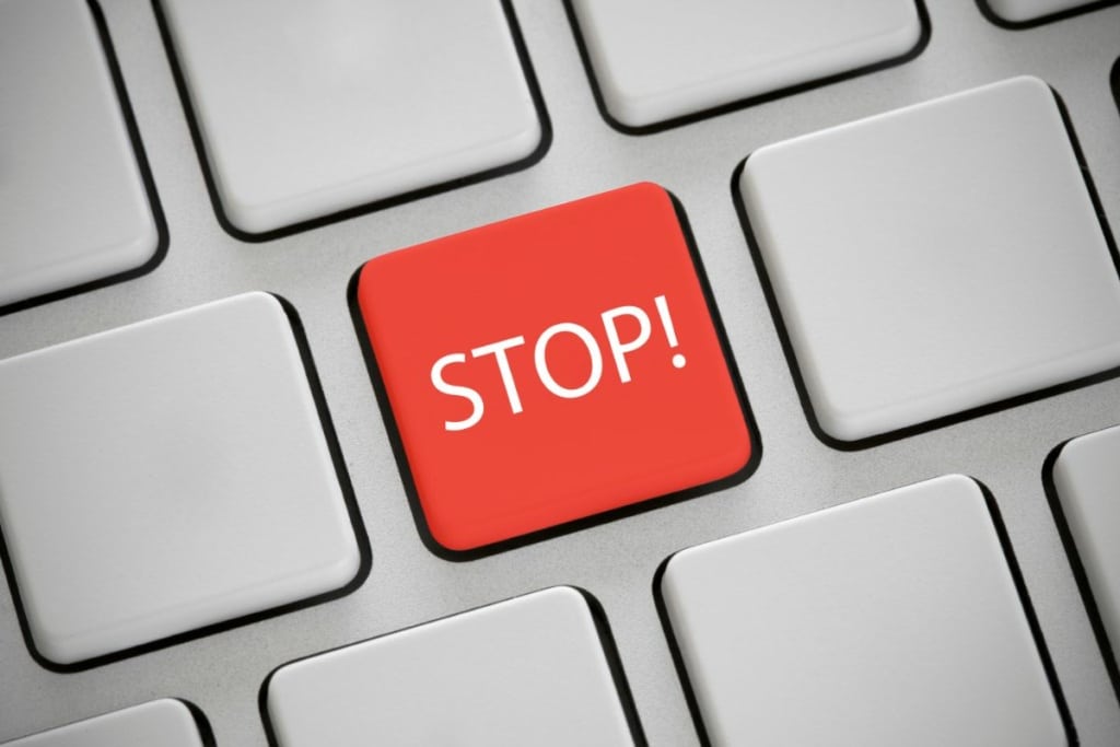 Clavier d'ordinateur avec touche Stop