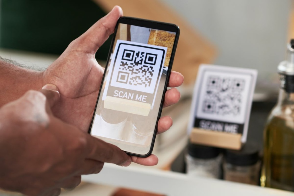 Scan de QR code avec un téléphone.